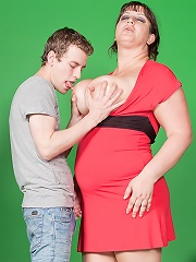 Cute fattie does cameraman