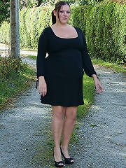 Photographer tricks hot fattie into sucking and riding his thick shaft