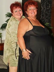 Horny redheads Louise and Mindy show off their racks to seduce a guy and share his cock live